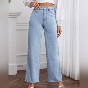 NWOT High Waisted Wide Leg Jeans | Light Wash | 26